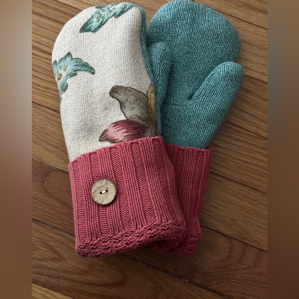 Upcycled Wool Mittens Handmade from Wool Sweaters, Fleece Lined - Picture 2 of 5